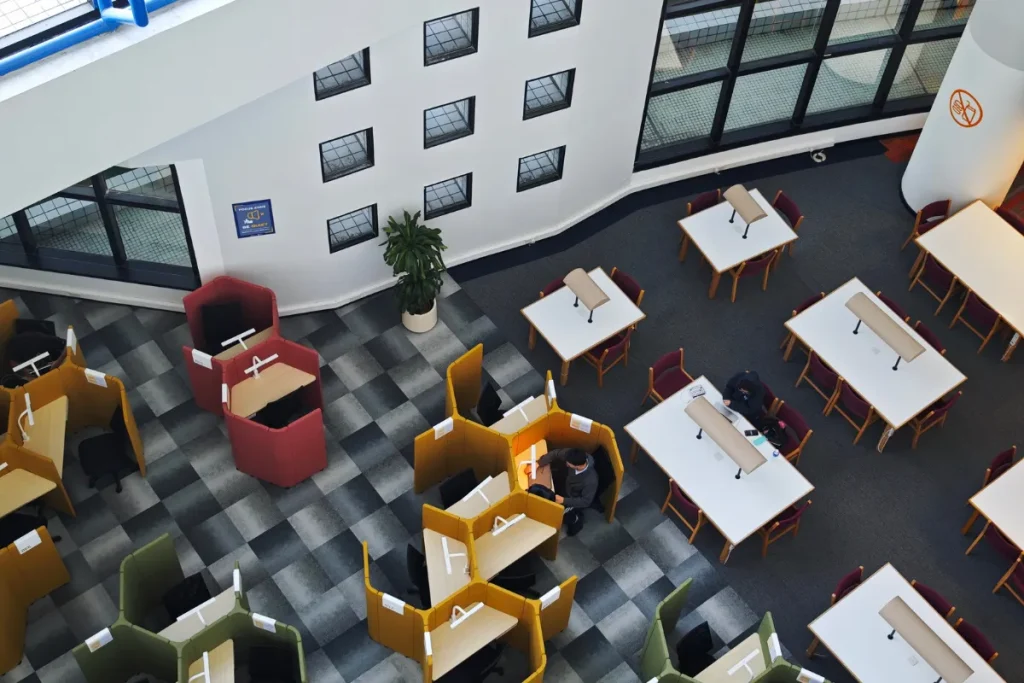 Gaji dan Hak Kerja WNI di Hongkong