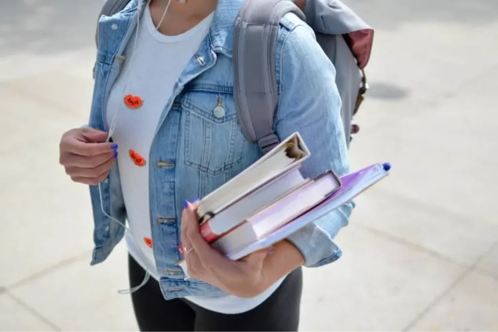 Manfaat Study Abroad